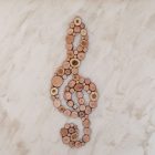 clave de sol decorativa de madera