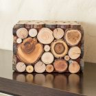 pedestal de madera rústico