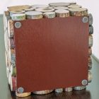 pedestal rústico de madera hecho a mano